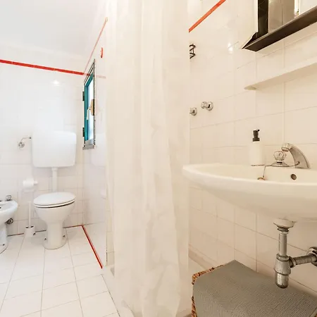 Levanto Lodge Daire *
