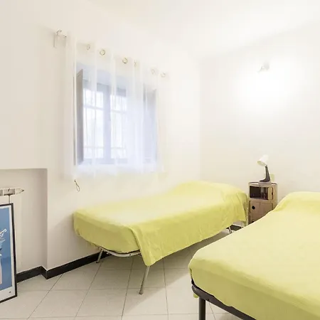 Апартаменты Levanto Lodge Леванто